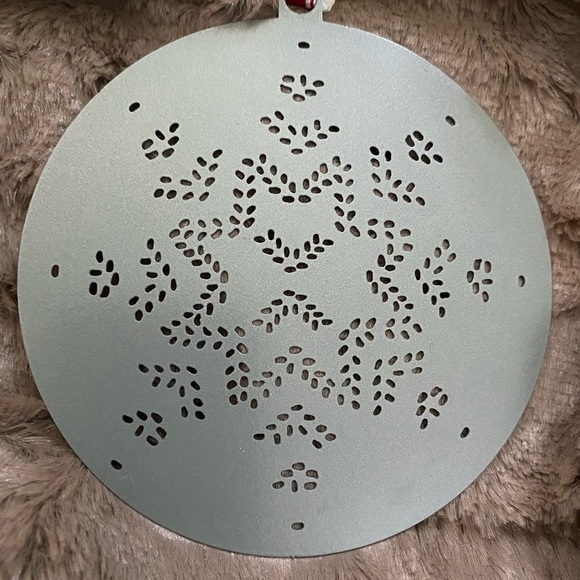 Hearth and Hand set of 4 Metal Snowflake Ornaments NWT - Picture 3 of 6